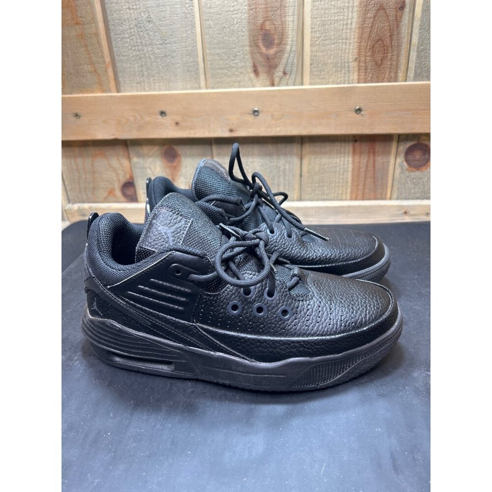 Nike Boys Air Jordan Max Aura 5 Black Basketball Shoes Size 5Y Leather